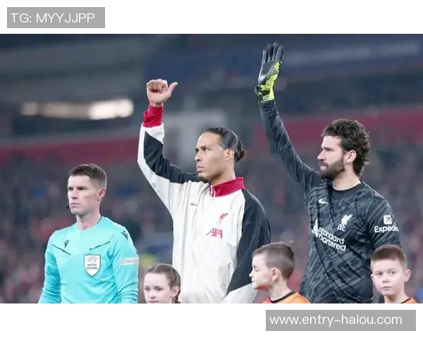 范迪克在社交媒体发声激励球队团结奋进共同追求胜利